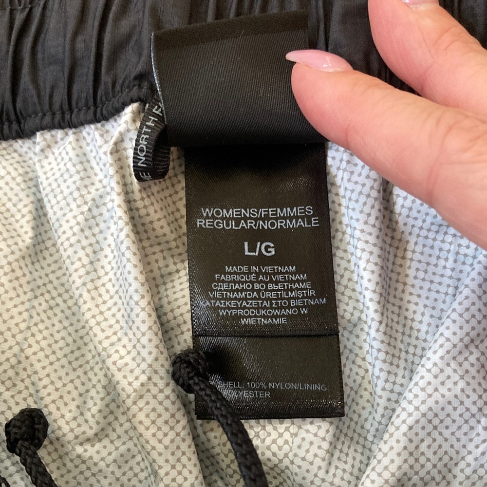 The North Face Men's Charcoal pants - Picture 3 of 3